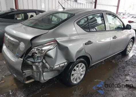 2014 Nissan Versa 1.6 S z USA, uszkodzony, nr VIN 3N1CN7AP4EL843800